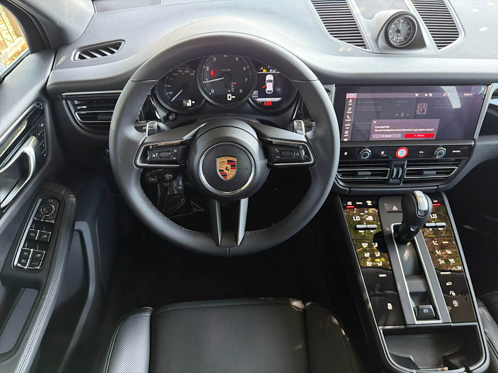 Thumbnail: 2026 Porsche Macan - 9