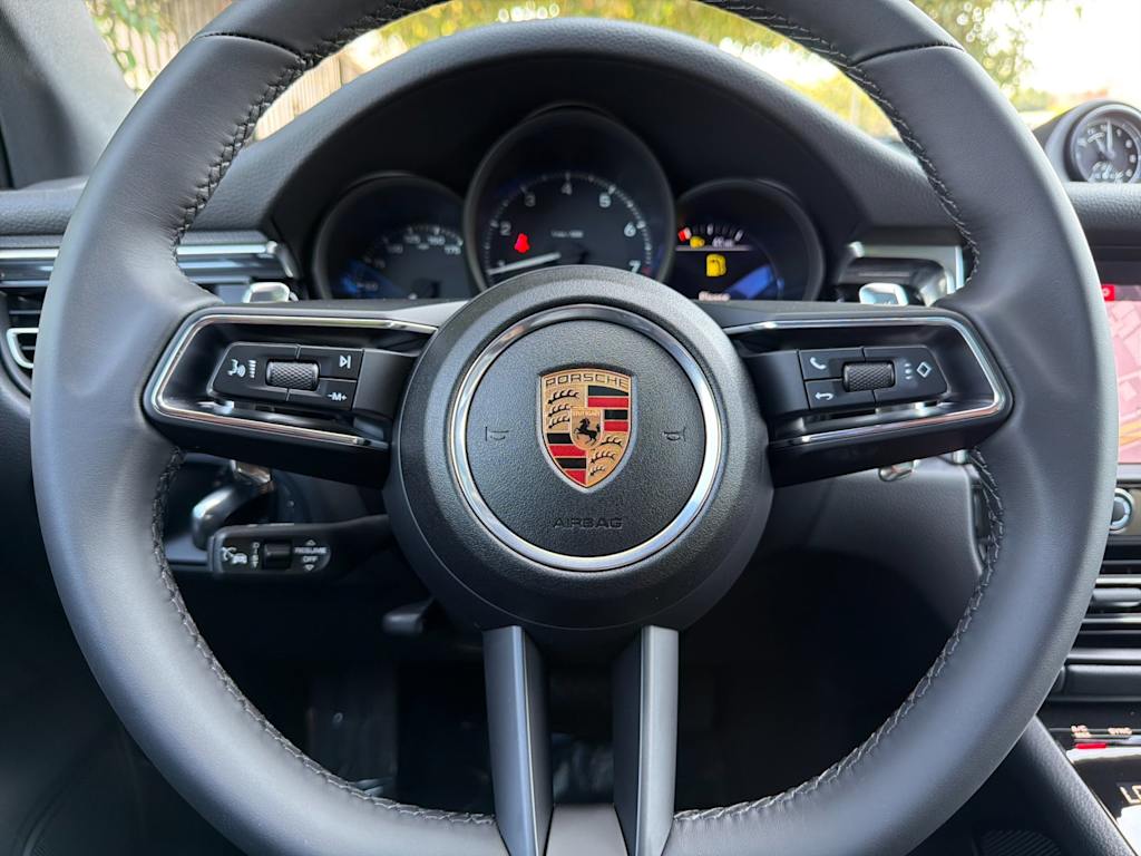 Thumbnail: 2026 Porsche Macan - 14
