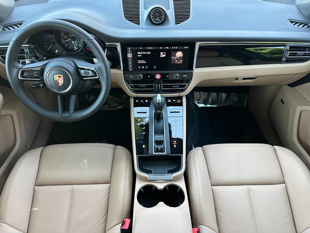 Thumbnail: 2026 Porsche Macan - 2