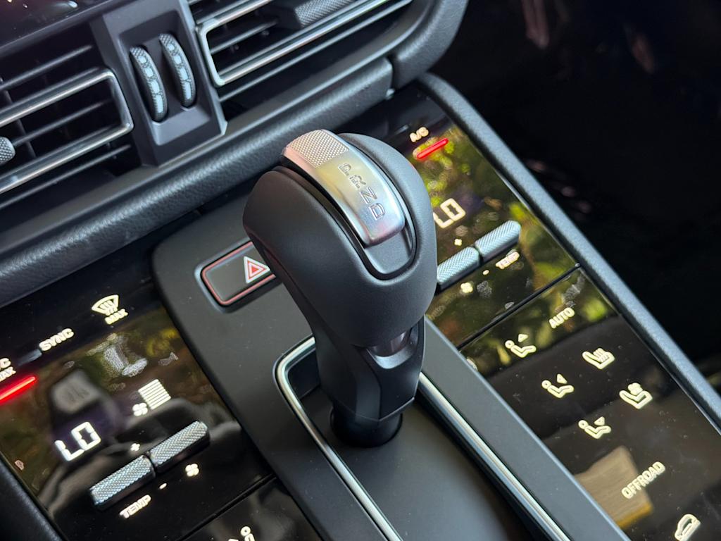 Thumbnail: 2026 Porsche Macan - 29