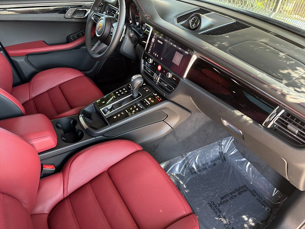 Thumbnail: 2026 Porsche Macan - 13