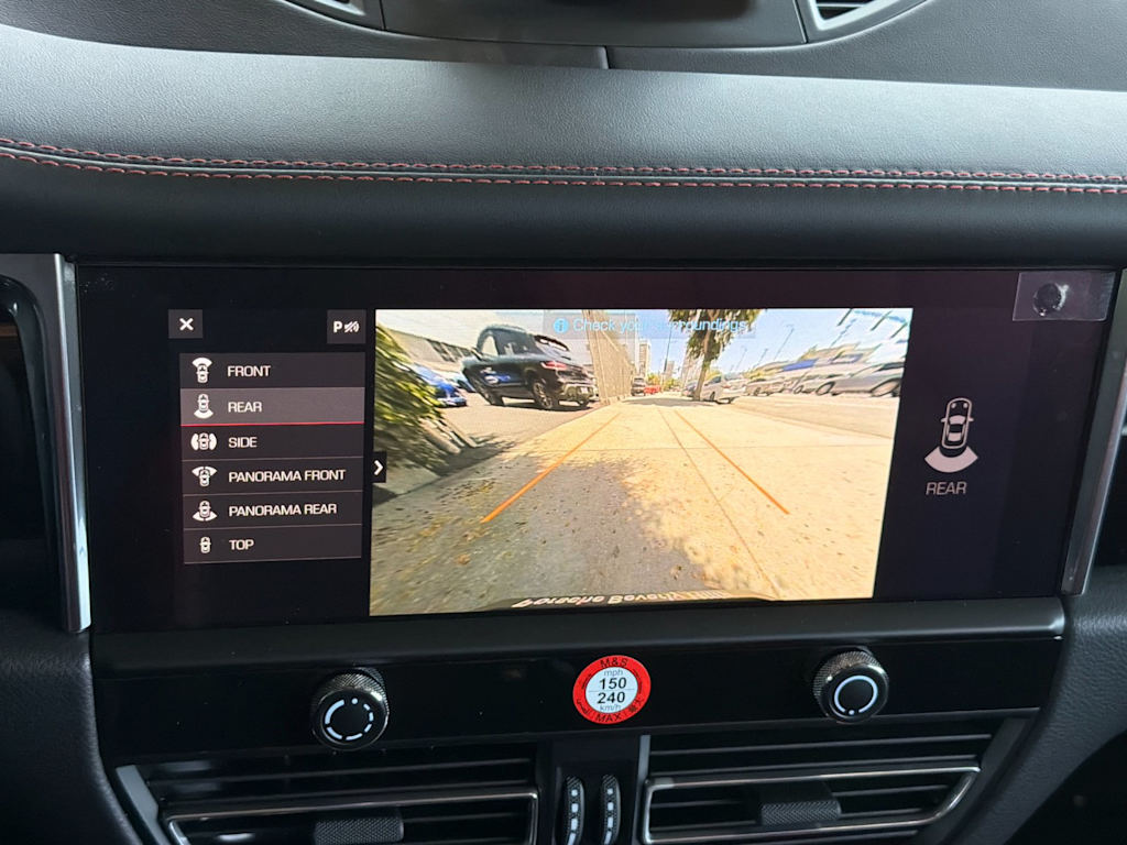 Thumbnail: 2026 Porsche Macan - 28