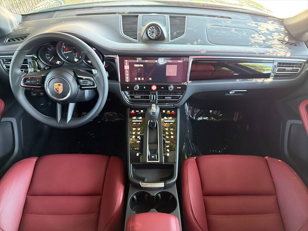Thumbnail: 2026 Porsche Macan - 2