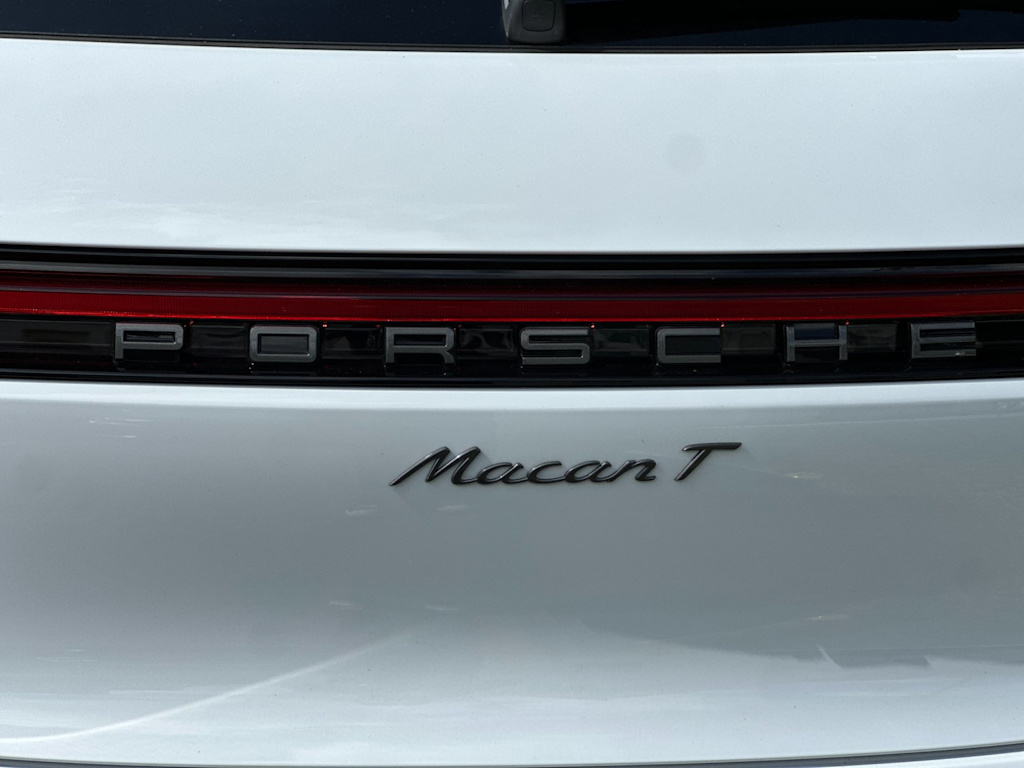 Thumbnail: 2026 Porsche Macan - 7