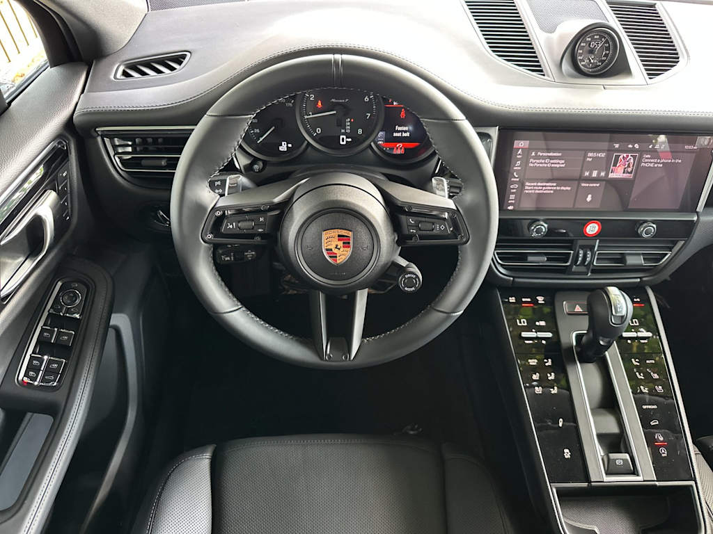 Thumbnail: 2026 Porsche Macan - 12