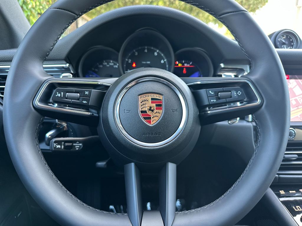 Thumbnail: 2026 Porsche Macan - 14