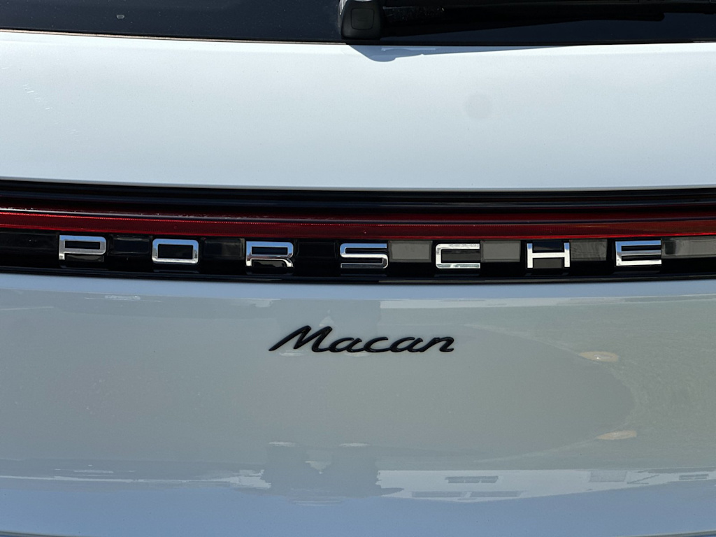 Thumbnail: 2026 Porsche Macan - 33