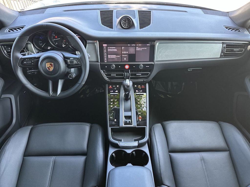 Thumbnail: 2026 Porsche Macan - 9