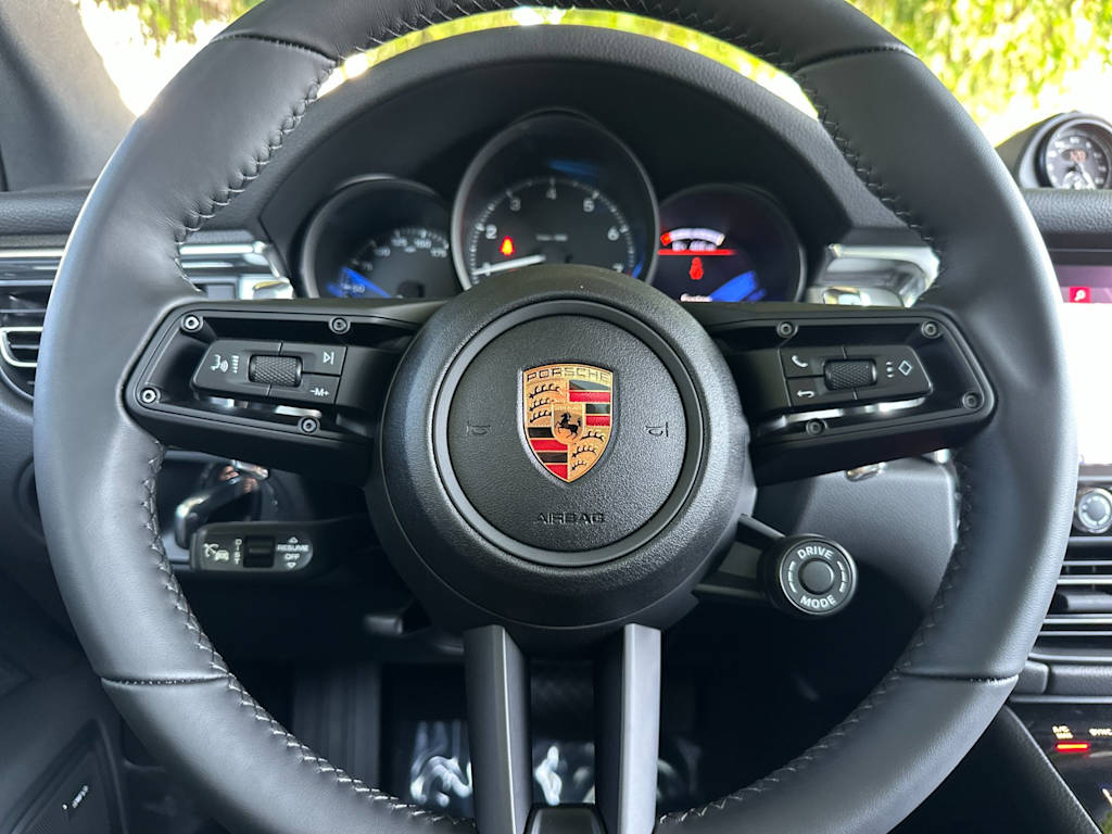 Thumbnail: 2026 Porsche Macan - 29