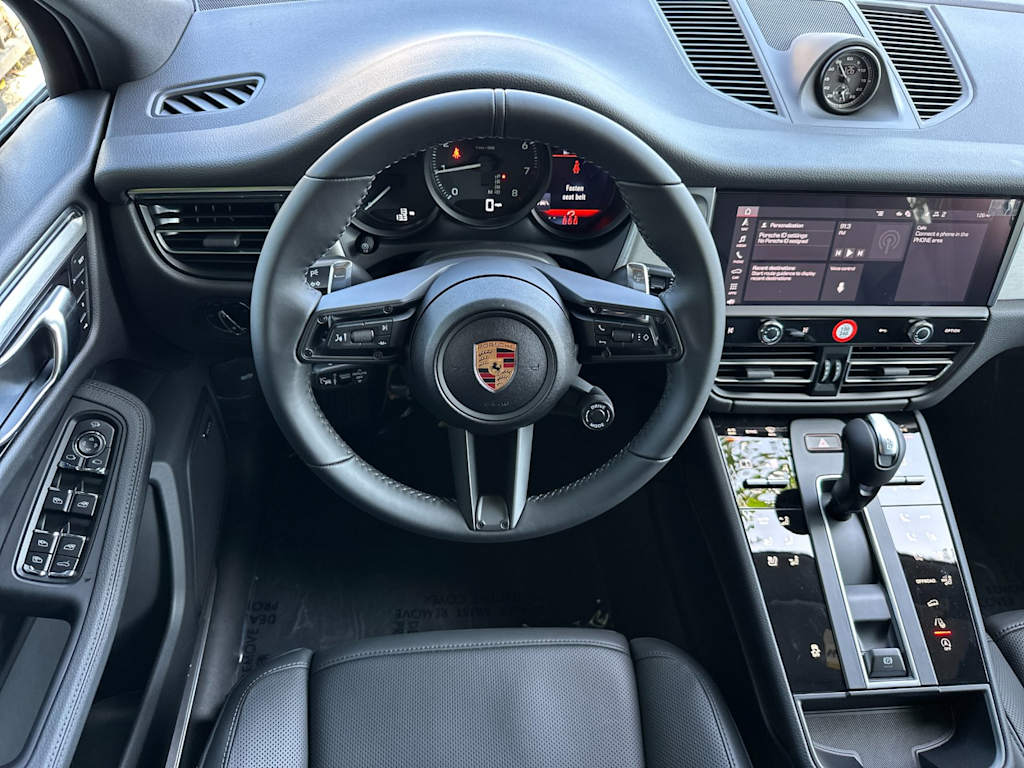 Thumbnail: 2026 Porsche Macan - 13