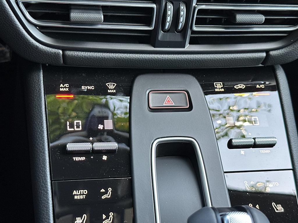 Thumbnail: 2026 Porsche Macan - 16