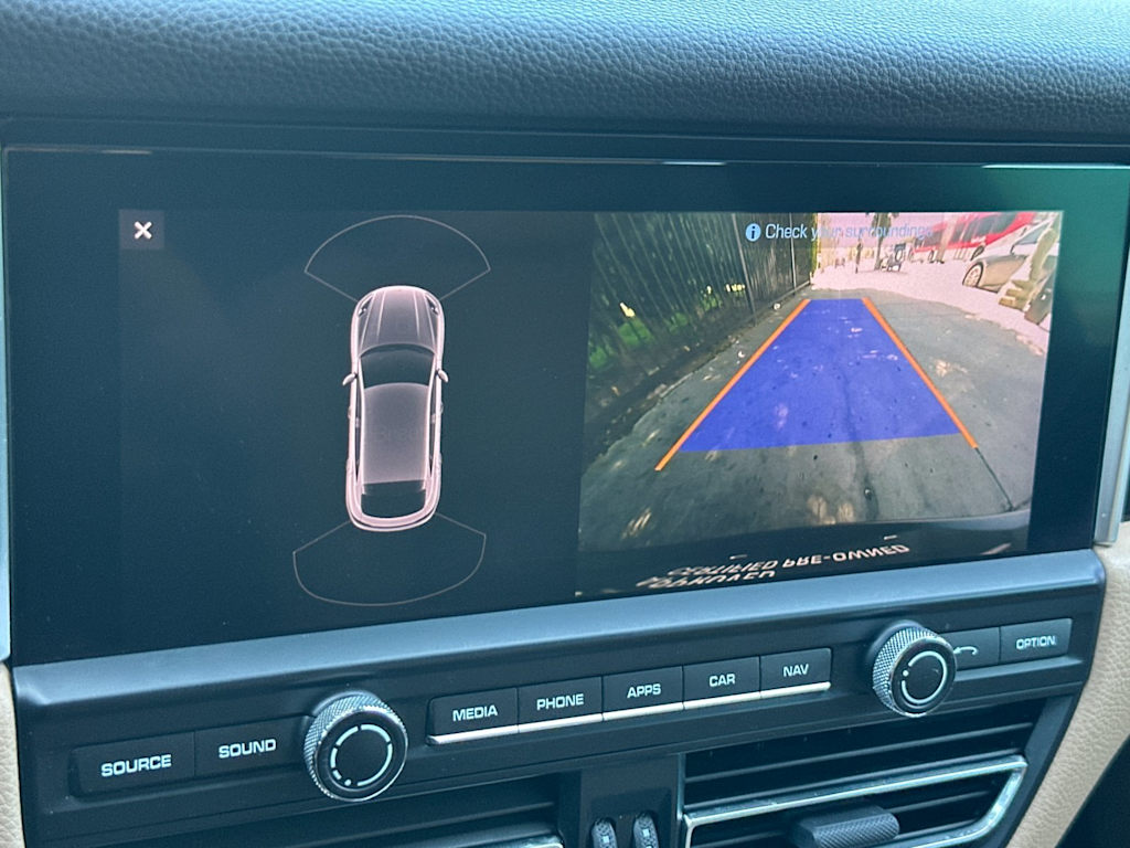 Thumbnail: 2019 Porsche Macan - 27