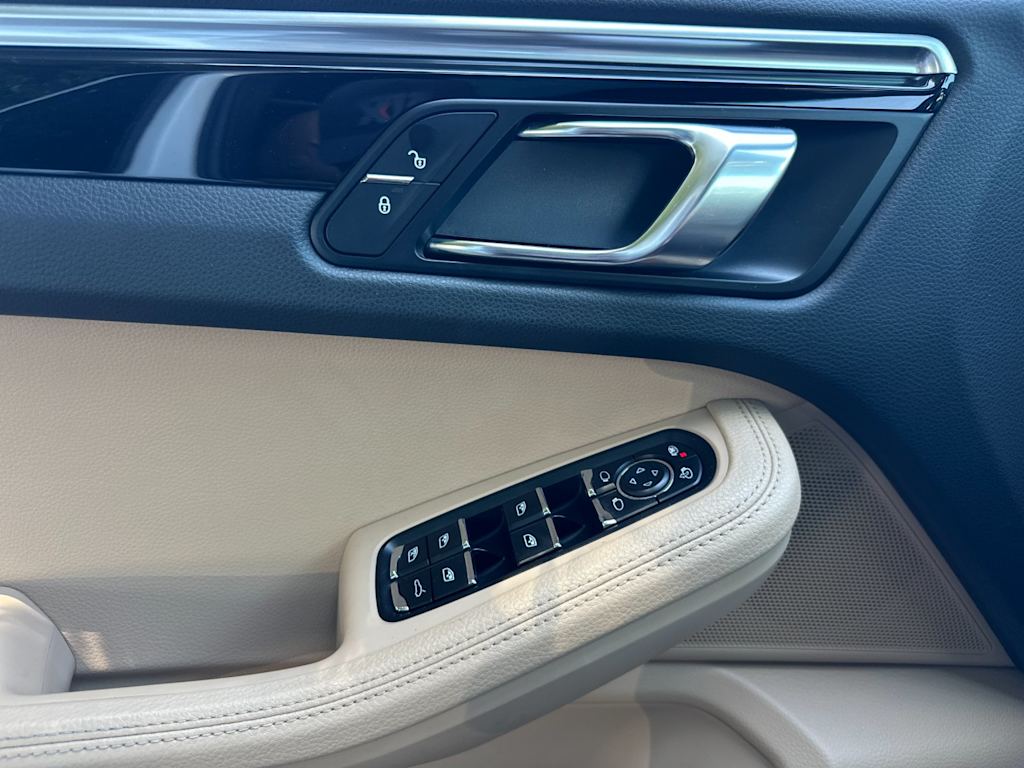 Thumbnail: 2019 Porsche Macan - 21