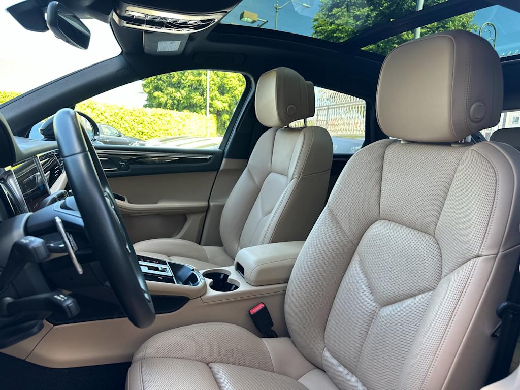 Thumbnail: 2022 Porsche Macan - 10