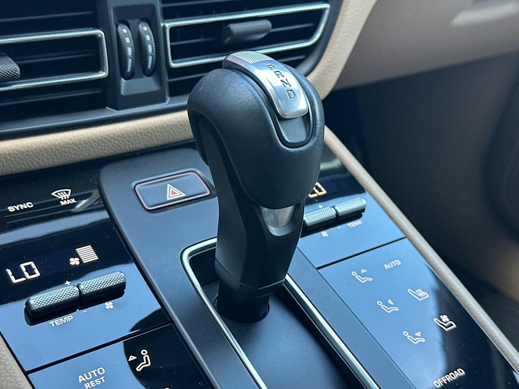 Thumbnail: 2022 Porsche Macan - 28