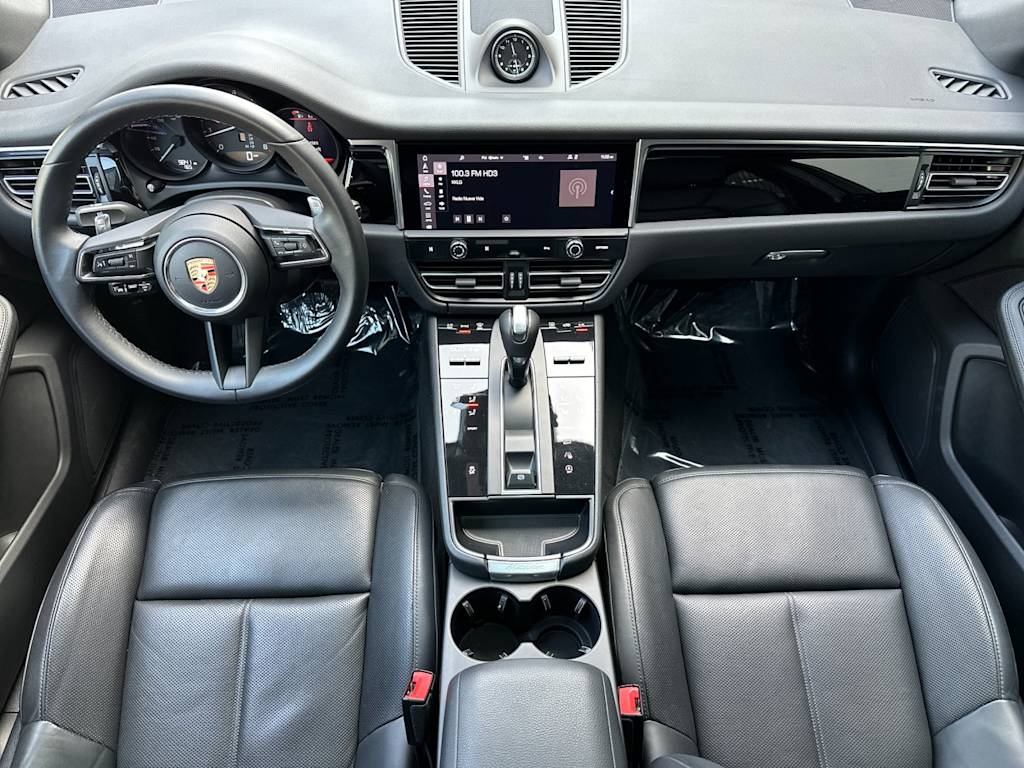 Thumbnail: 2023 Porsche Macan - 2
