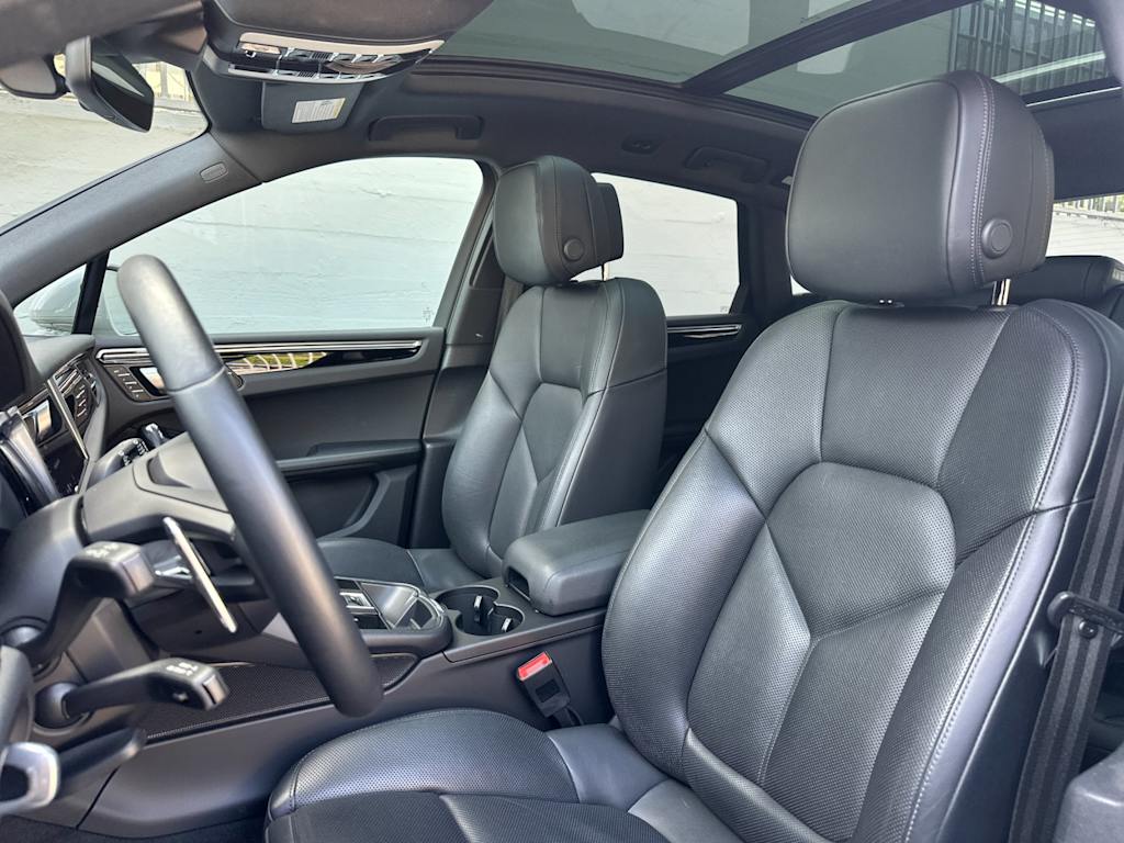 Thumbnail: 2023 Porsche Macan - 11