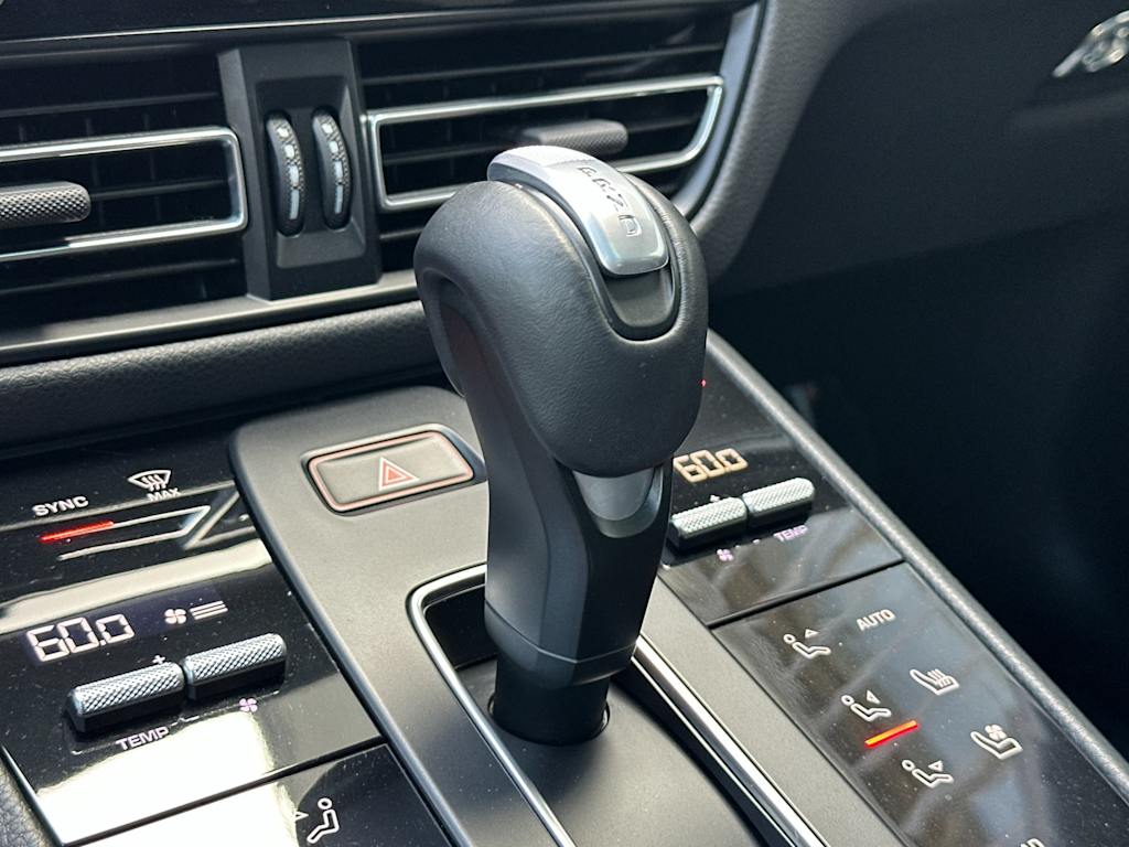 Thumbnail: 2023 Porsche Macan - 28