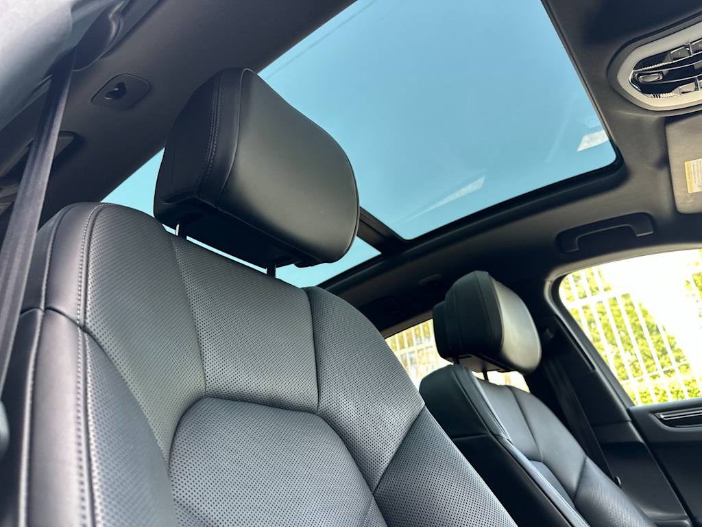 Thumbnail: 2023 Porsche Macan - 24