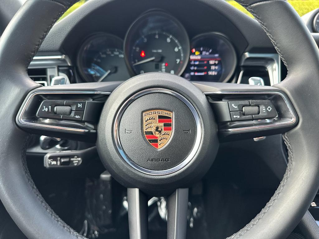Thumbnail: 2025 Porsche Macan - 30