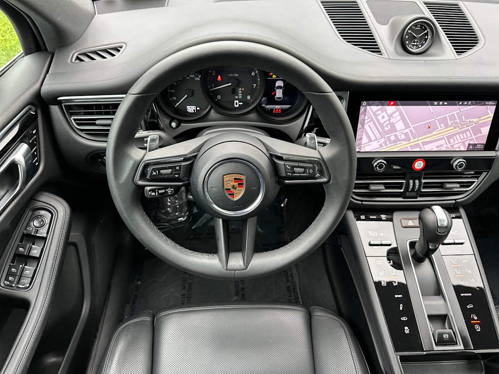 Thumbnail: 2025 Porsche Macan - 9