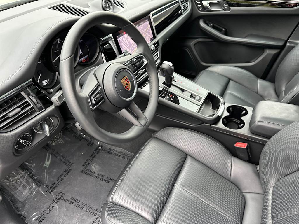 Thumbnail: 2025 Porsche Macan - 10