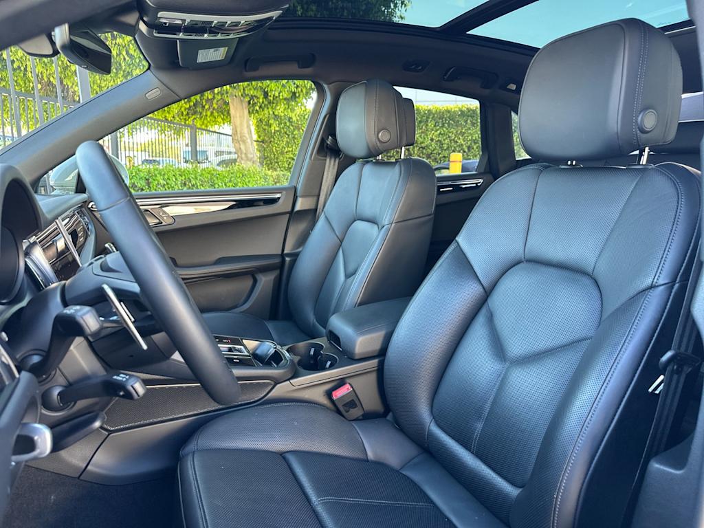 Thumbnail: 2025 Porsche Macan - 10