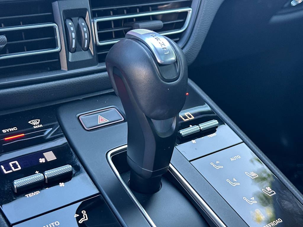 Thumbnail: 2025 Porsche Macan - 28