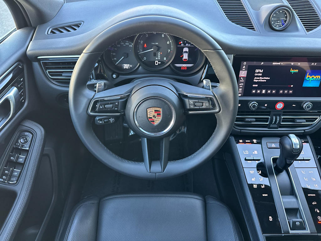 Thumbnail: 2025 Porsche Macan - 12