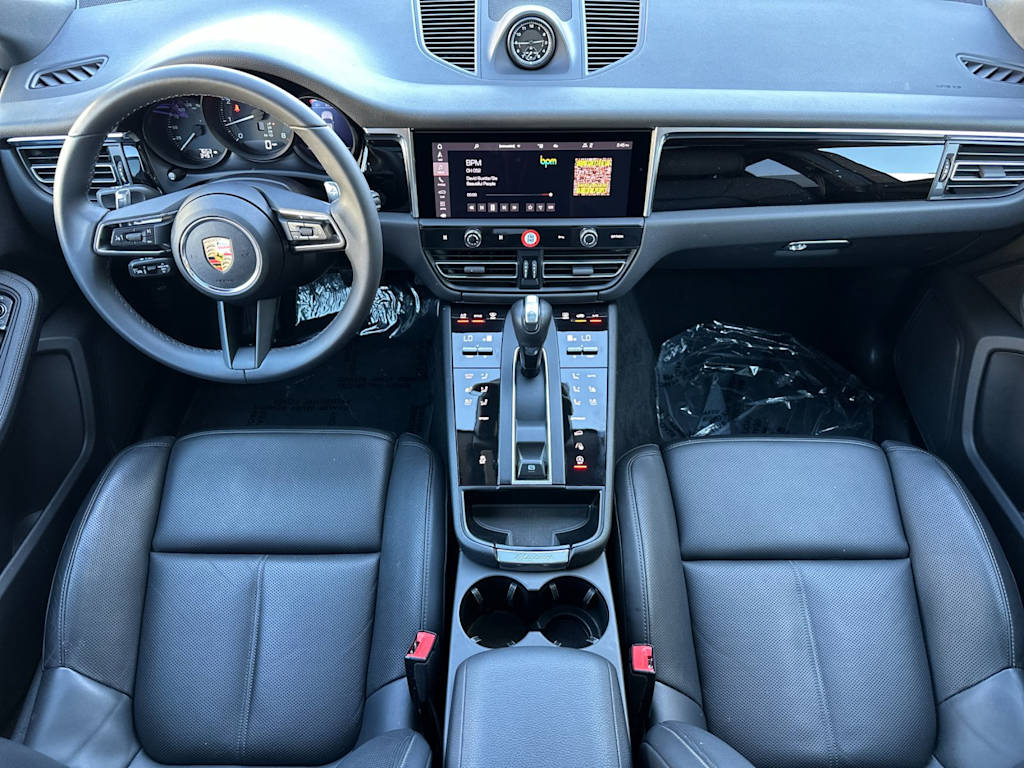Thumbnail: 2025 Porsche Macan - 9