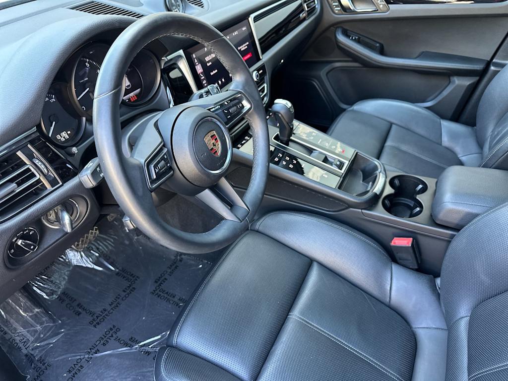 Thumbnail: 2025 Porsche Macan - 10