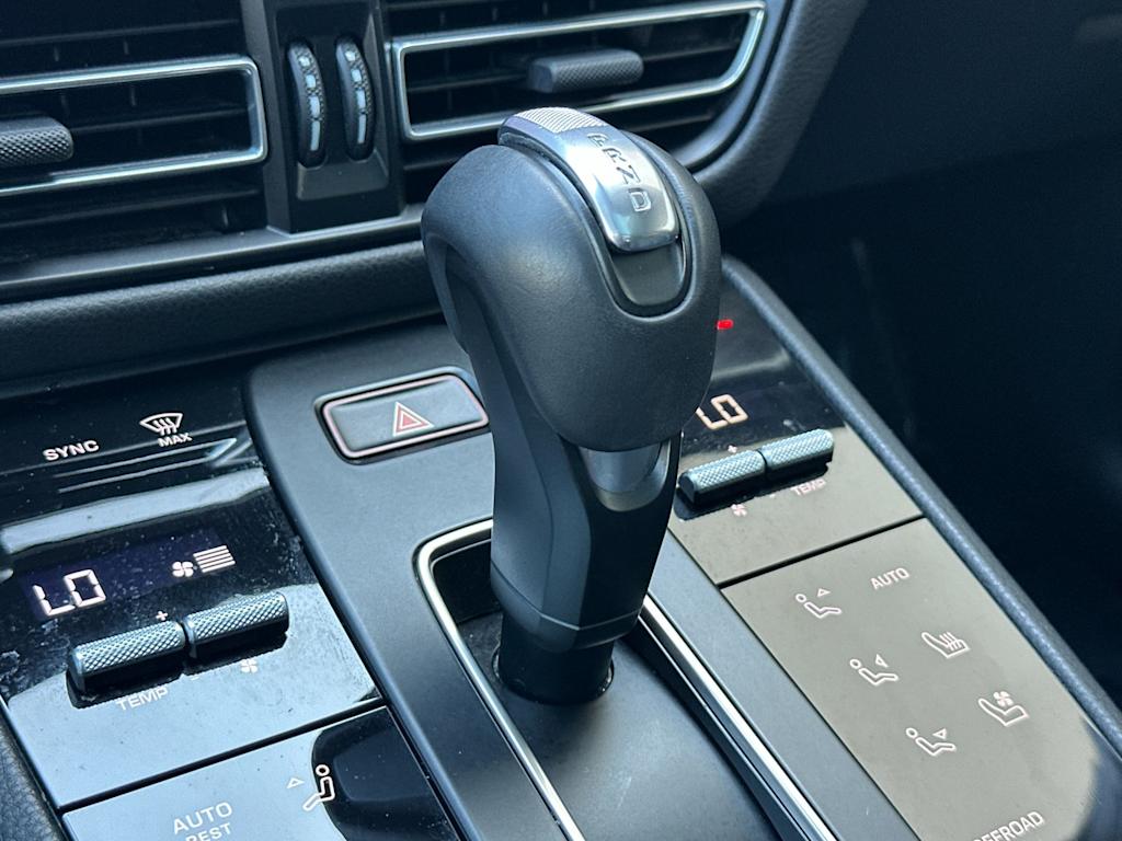 Thumbnail: 2025 Porsche Macan - 28