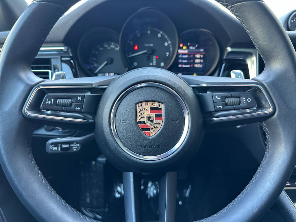 Thumbnail: 2025 Porsche Macan - 29