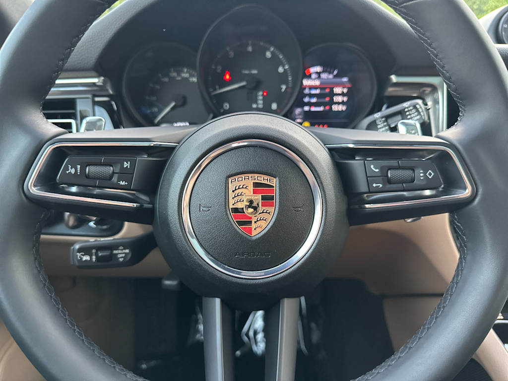 Thumbnail: 2025 Porsche Macan - 29