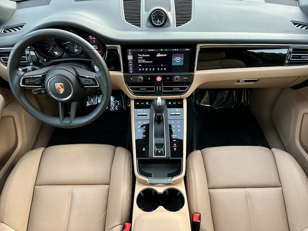 Thumbnail: 2025 Porsche Macan - 9