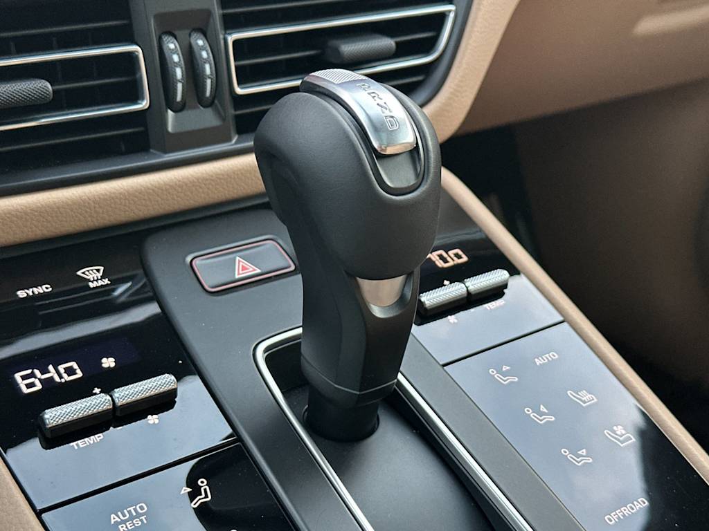 Thumbnail: 2025 Porsche Macan - 28