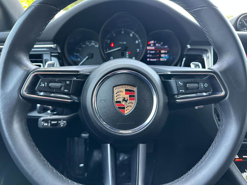 Thumbnail: 2025 Porsche Macan - 29