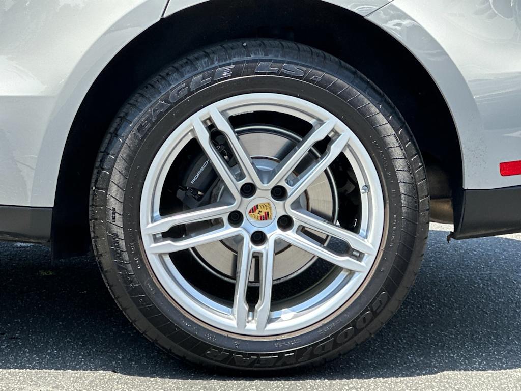 Thumbnail: 2025 Porsche Macan - 8