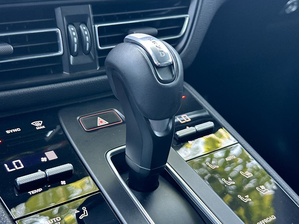 Thumbnail: 2025 Porsche Macan - 28
