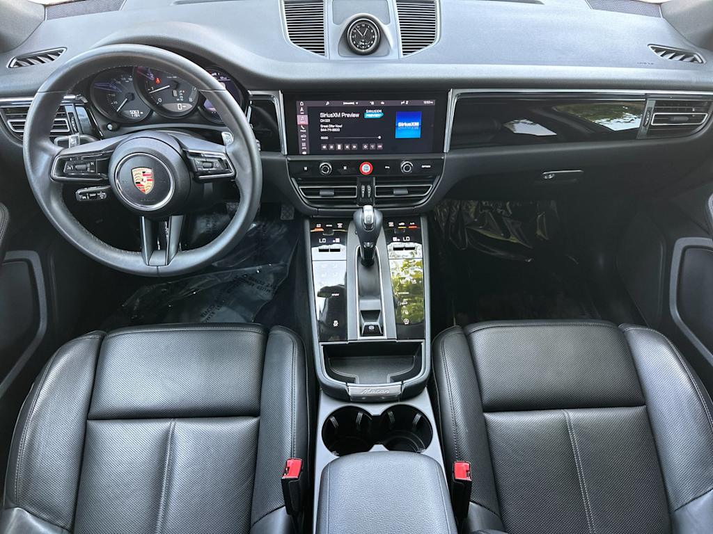 Thumbnail: 2025 Porsche Macan - 2
