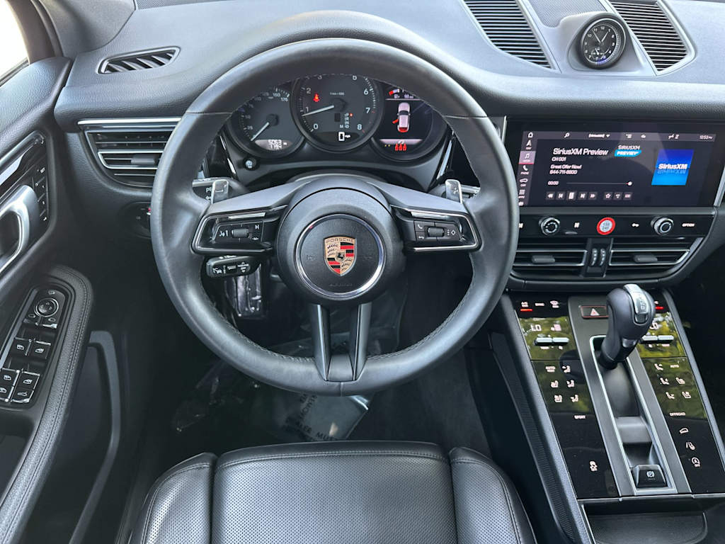 Thumbnail: 2025 Porsche Macan - 9