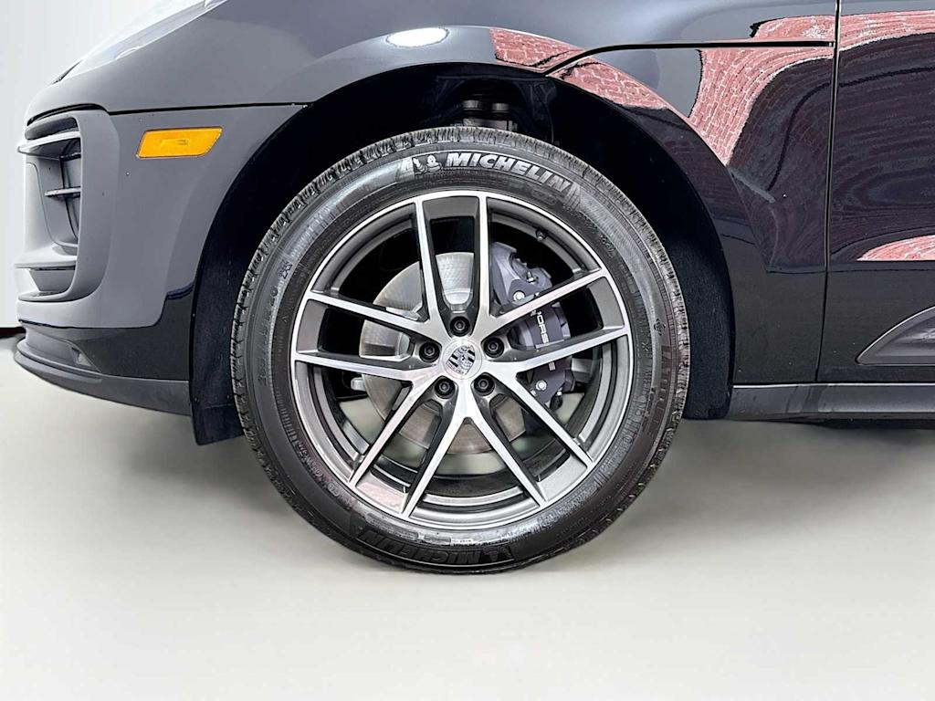 Thumbnail: 2025 Porsche Macan - 6