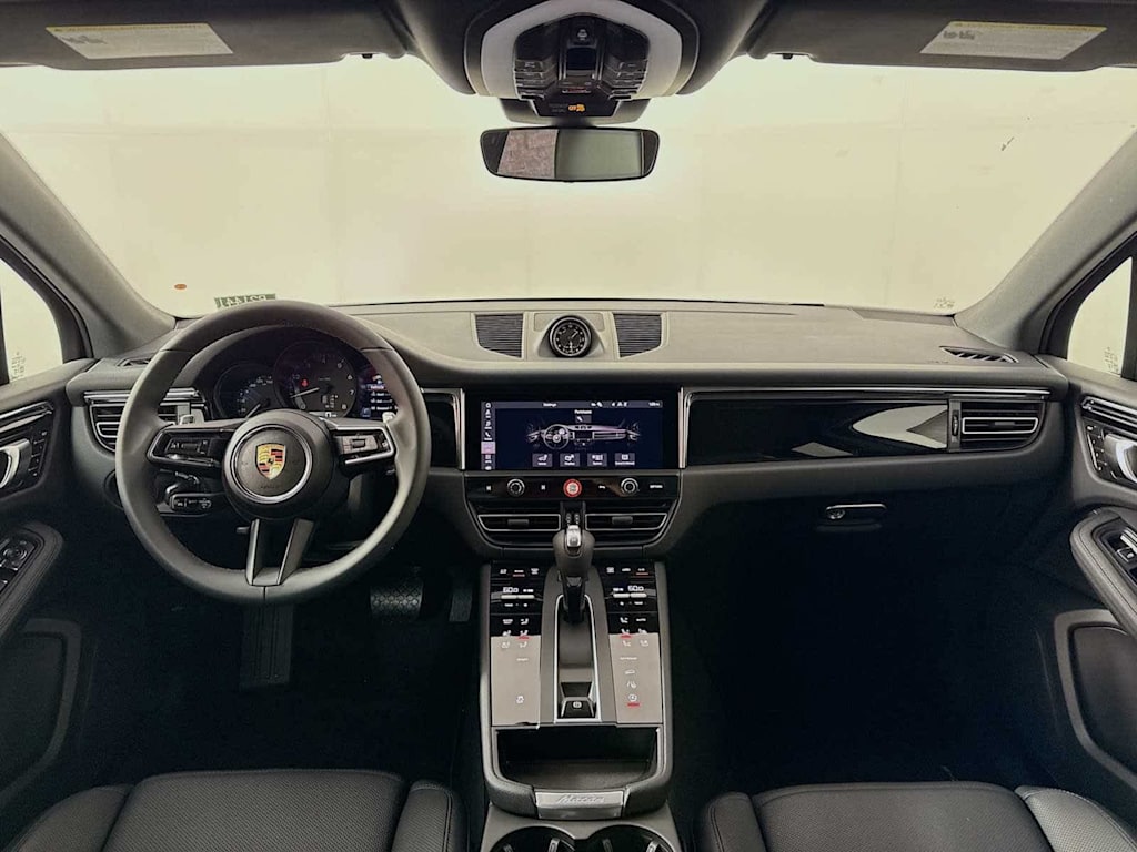 Thumbnail: 2025 Porsche Macan - 55