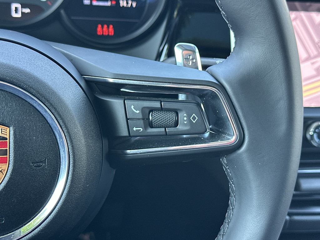 Thumbnail: 2025 Porsche Macan - 31