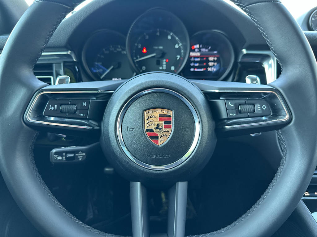 Thumbnail: 2025 Porsche Macan - 29