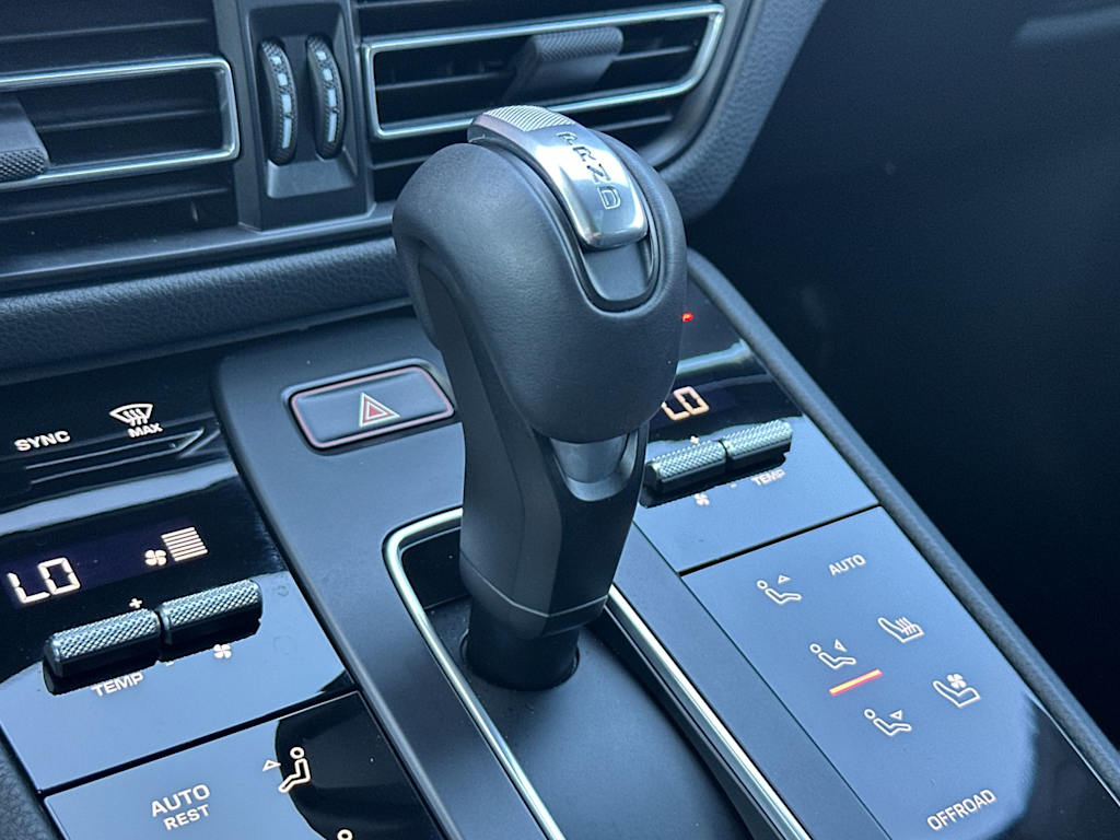Thumbnail: 2025 Porsche Macan - 28