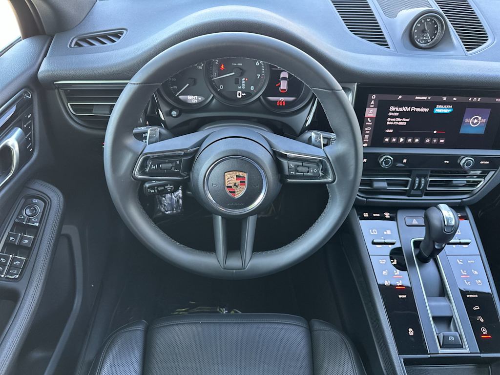 Thumbnail: 2025 Porsche Macan - 13