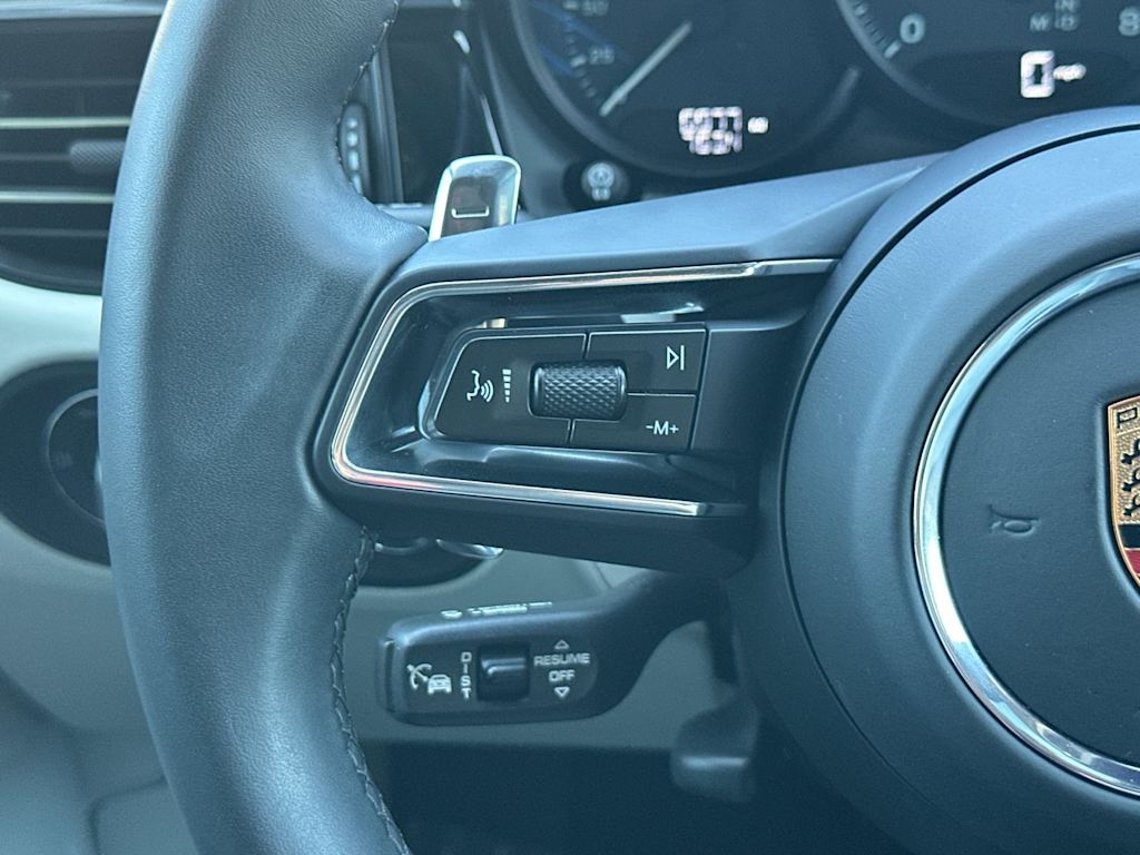Thumbnail: 2025 Porsche Macan - 30