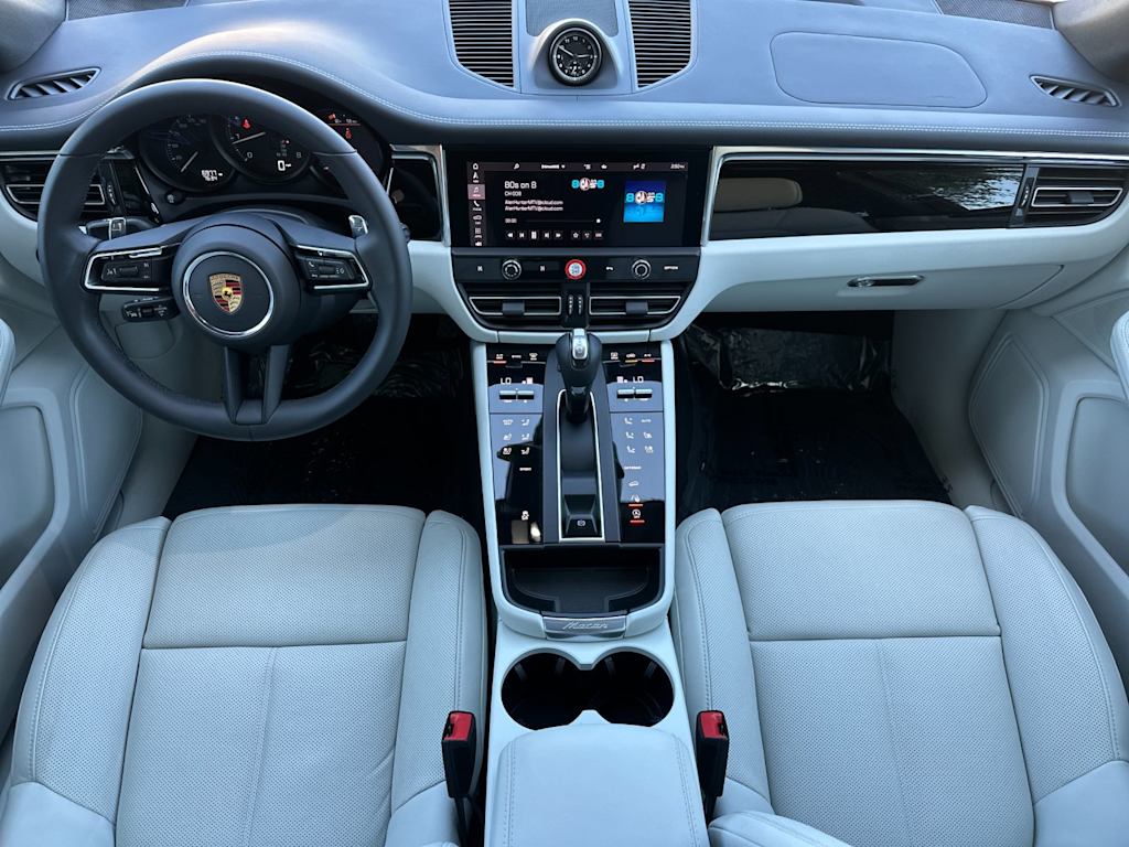 Thumbnail: 2025 Porsche Macan - 2