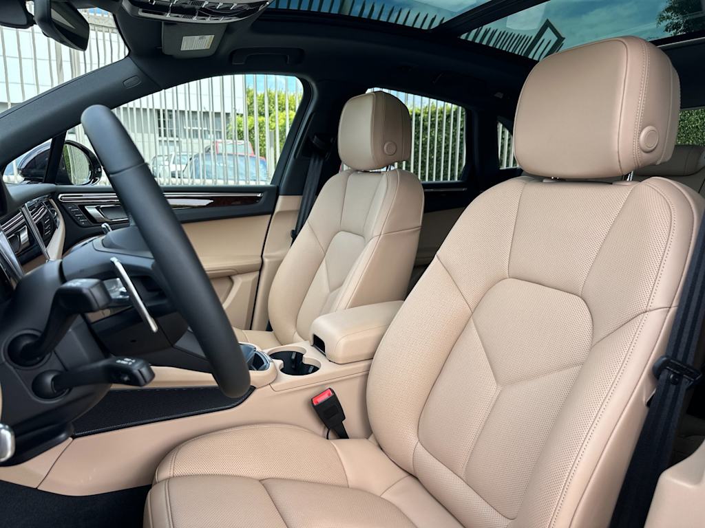 Thumbnail: 2025 Porsche Macan - 11